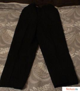 Продаю брюки школьные