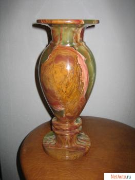 прдам вазу из нефрита высотой 55см