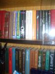 Продам домашнюю библиотеку (цена договорная)