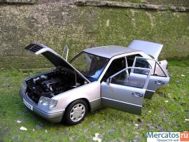 MERCEDES-BENZ E320 AUTOart (1/18) 4