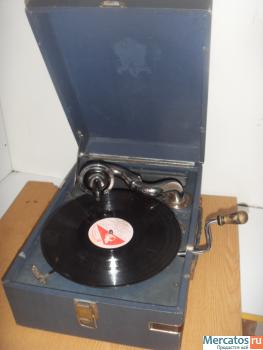 Патефон механический ленинградской артели ПТ 3 /ГРАММОФОН/