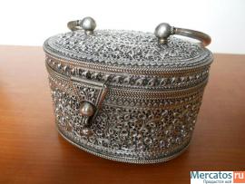 Серебряная шкатулка уникальной работы.