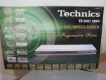 DVD-плейер марки Technics.