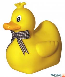 Детская уточка на батарейках,плавает,новая