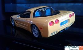 Chevrolet Corvette 1/18 Bburago 3
