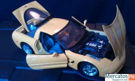 Chevrolet Corvette 1/18 Bburago 4