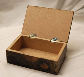 Шкатулка из кожи анаконды (Перу) 2