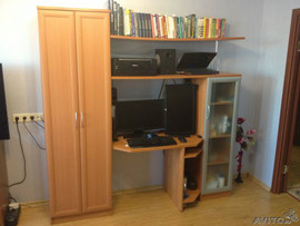 Стенка с шкафом и компьютерным столом