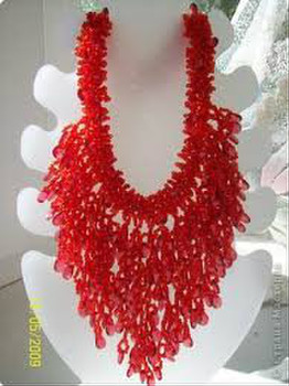 Бисер разного цвета, остатки и готовые изделия виде животных, ящ 2