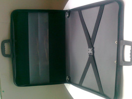 Сумка импортная из черного пластика, для формата А-3 2