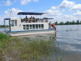 Продаю большой прогулочный катер - плавдачу в Самаре 2