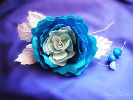 Цветы из ткани.Брошки.Букеты.