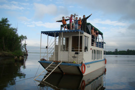 Продаю большой прогулочный катер - плавдачу в Самаре