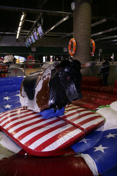 Prodaetsya-razvlekatelnoe-oborudovanie-dlya-razvlekatelnyh-centr