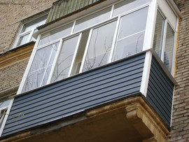 Установка крыши на балкон, козырек над балконом