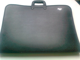 Сумка импортная из черного пластика, для формата А-3