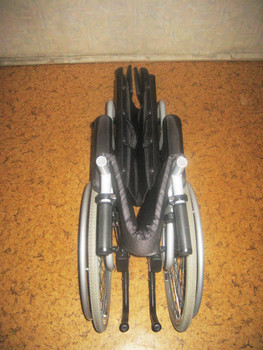 Кресло-коляска со съемным подголовником 6