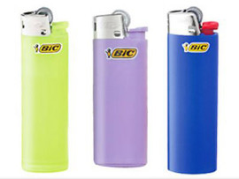 Зажигалки BIC, разноцветные, 30 шт. (остались в упаковке). По 15