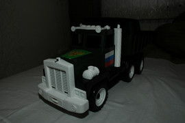 Игрушка грузовичок